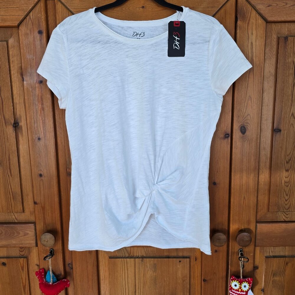 Fun light summer top by DH3, NWT 100% cotton